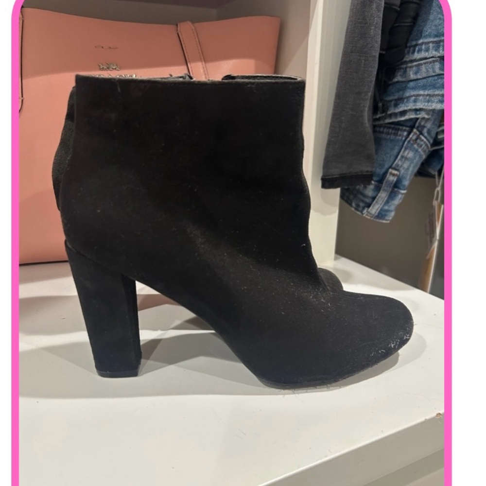Elegant Black Suede Ankle Booties